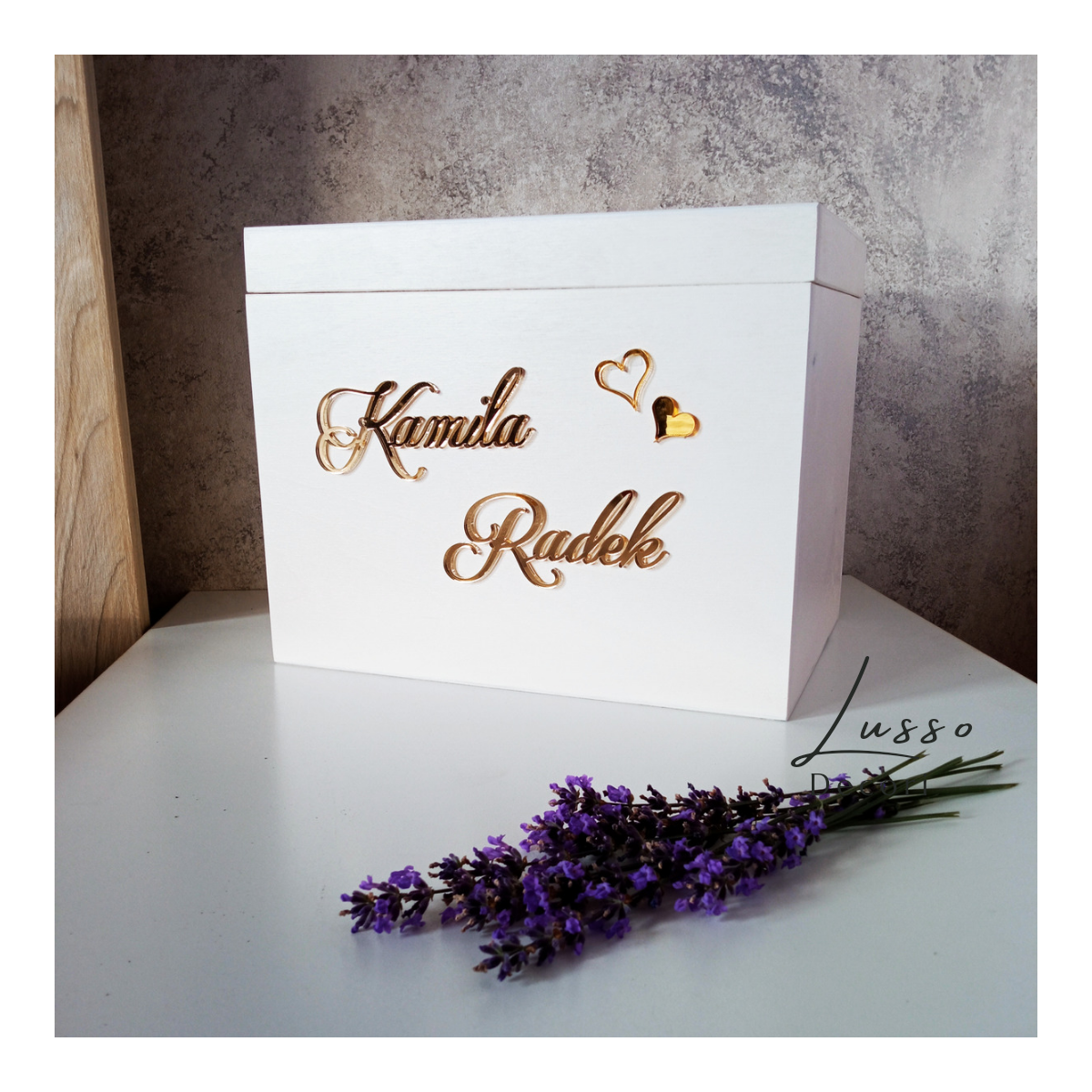 Personalizowane pudełko na koperty w stylu glamour z imionami pary młodej