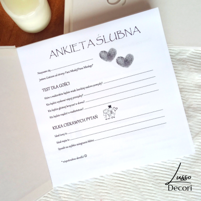 księga gości z ankietami ślubnymi dekoracja stołu weselnego