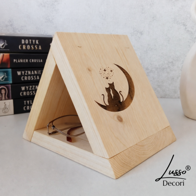 Drewniany stojak na książki...