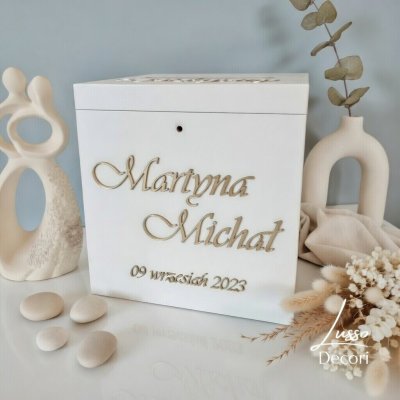 Kremowe pudełko na koperty...