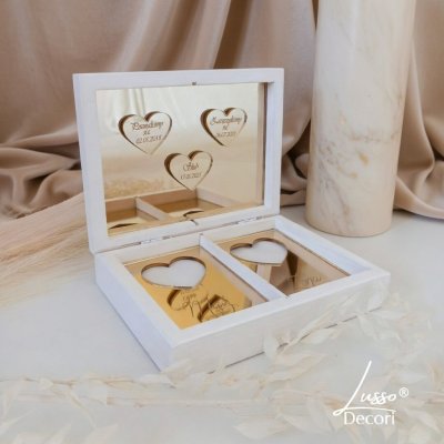 Nietypowe pudełko na obrączki z lustrzanym środkiem i perosnalizacją