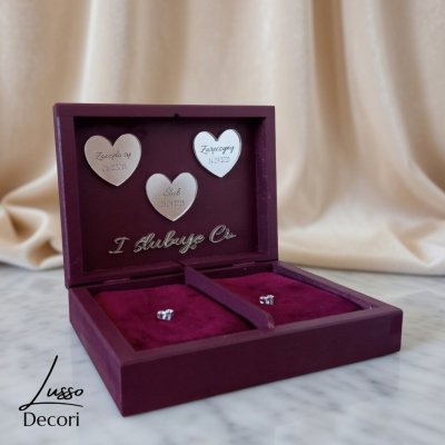Personalizowane pudełko na obrączki z poduszkami