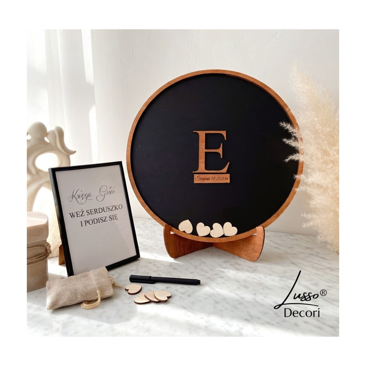 Okrągła księga gości na przyjęcie weselne, urodziny z wrzucanymi sercami