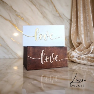 Pudełko prezentowe z napisem love na podziękowanie dla rodziców dziadków lub chrzestnych