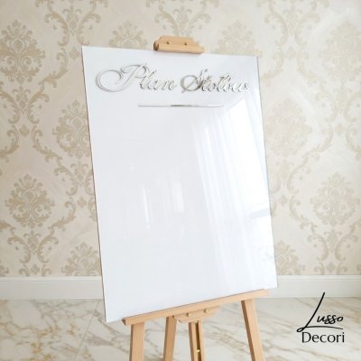 Tablica plan stołów wykonany z lustrzanej plexi