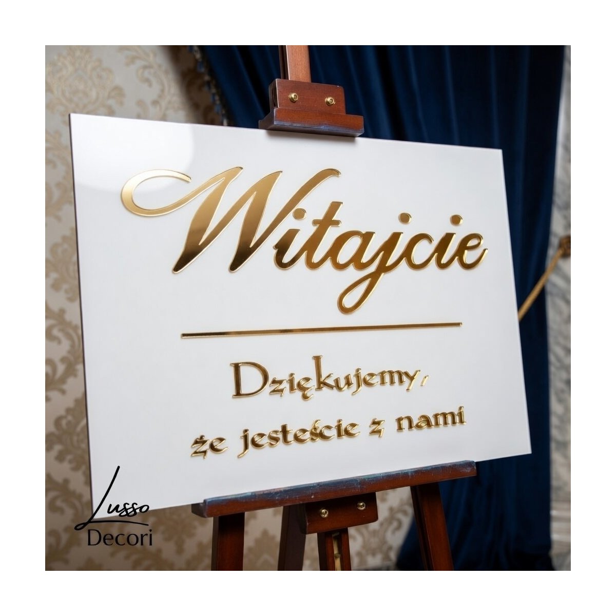 Tablica powitalna w stylu glamour na przyjęcie weselne pary młodej na powitanie gości na sali