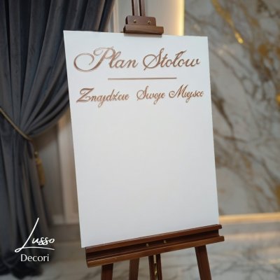 Elegancka tablica na przyjęcie weselne lub komunię czy chrzest na listę gości z elegancką lustrzaną czcionką