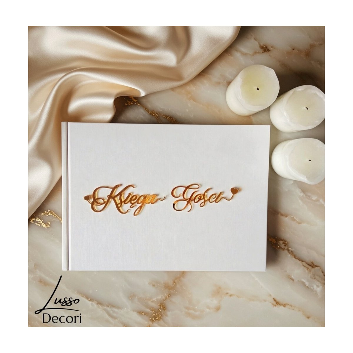 Pozioma księga gości ze złotym napisem na przyjęcie urodzinowe, komunię, chrzest lub wesele.