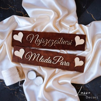 Drewniana tablica do auta na ślub w stylu rustykalnym