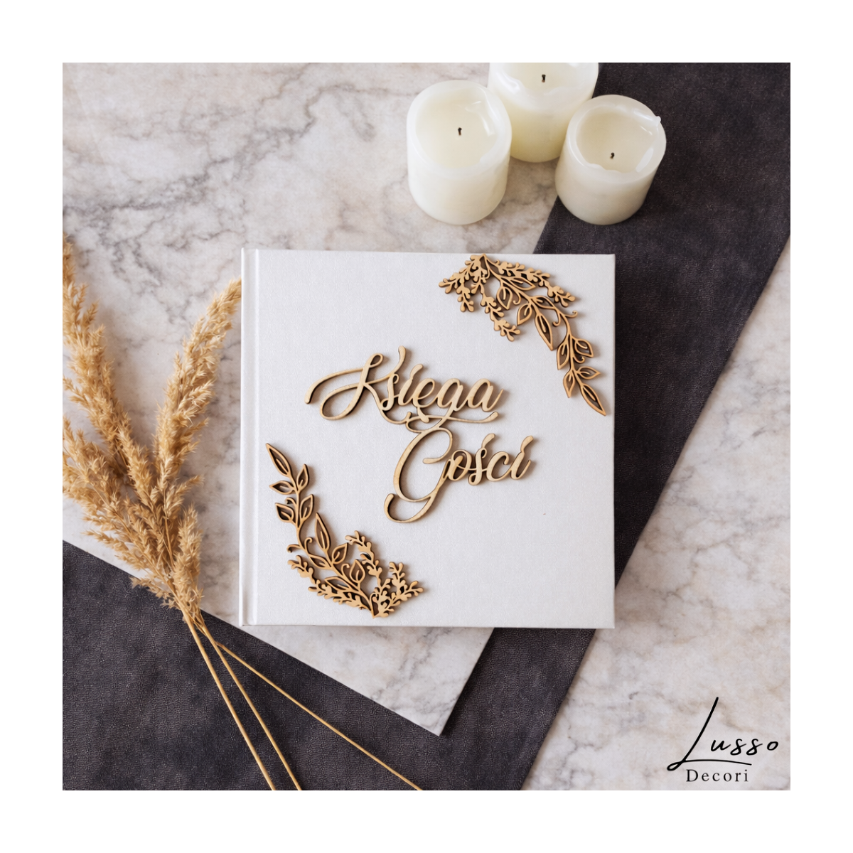 Księga gości na przyjęcie weselne, chrzest lub komunię z motywem gałazek i drewnianym napisem