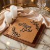Wyjątkowa księga gości na przyjęcie weselne z drewnianym motywem gałązek i ozdobnym napisem Księga Gości