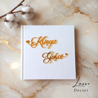 Kwadratowa księga pamiątkowa do wpisów gości na ślub komunię lub chrzest z lustrzanym napisem w kolorze złota