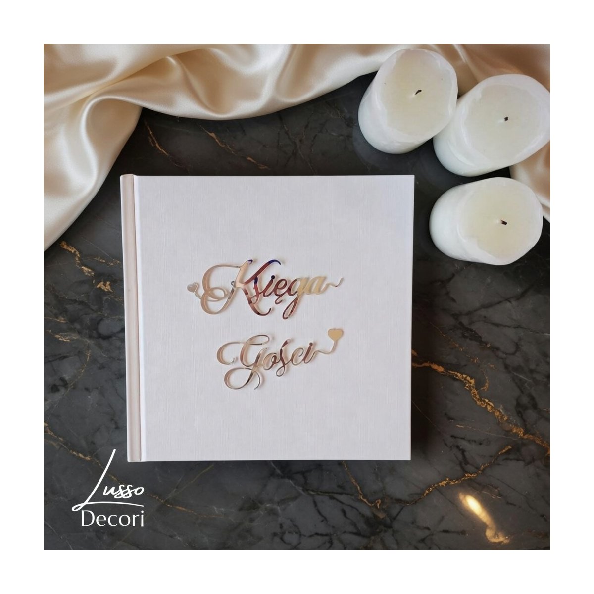 Kwadratowa księga gości do wpisów życzeń gości w czasie ślubu chrztu lub komuni