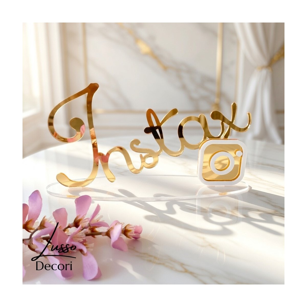 Stojący napis wykonany z plexi Instax na przyjęcie urodzinowe, wieczór panieński ślub