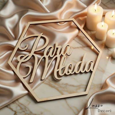 Drewniana obręcz dekoracyjna para młodych na ściankę w czasie przyjęcia weselnego