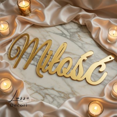 Lustrzany napis na ściankę za państwem młodych miłość