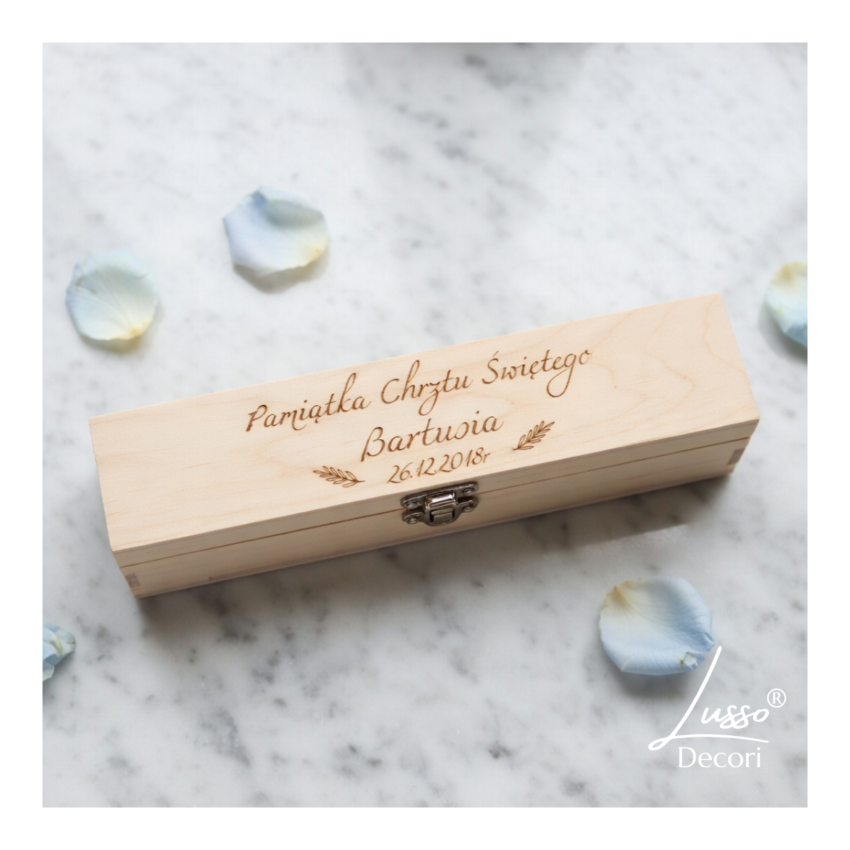 Drewniane pudełko na świecę do chrztu