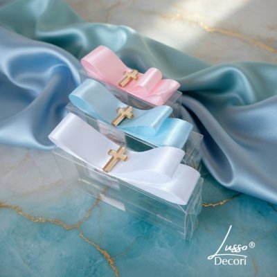 Elegancko opakowane podziękowanie na komunię chrzest