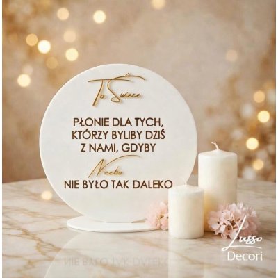 Okrągła tabliczka Ta świeca płonie z lustrzanymi napisami i grawerem.