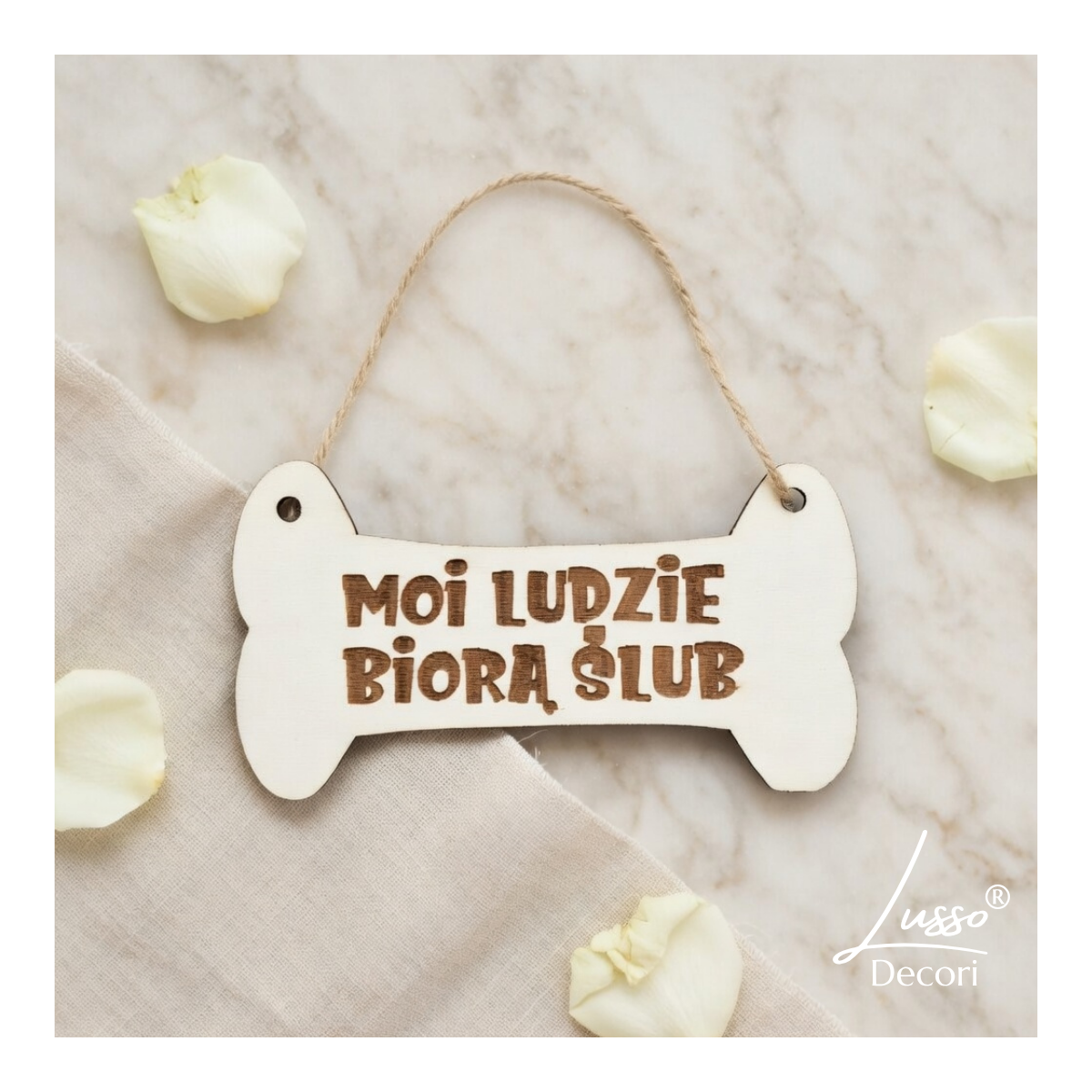 Tabliczka Moi ludzie biorą ślub w kształcie kości dla psa